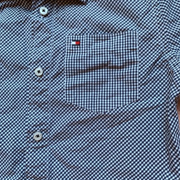 Tommy Hilfiger Boys’ Button-Up Shirt navy & white checkered pattern– Youth Small - Picture 4 of 12